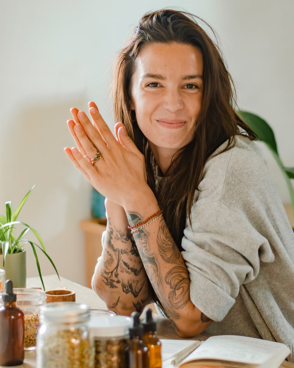 Melanie Ravey. Wildcraft Birth and Botanicals. Denver Birth Doula, Postpartum Doula, & Herbalist